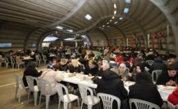 Osmangazi Belediyesi’nin İftar Sofrasında Yüzlerce Kişi Buluştu