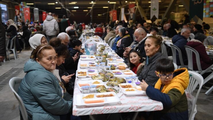 Osmangazi Belediyesi 1050 Konutlarda Birlik ve Paylaşma Sofrası Kurdu