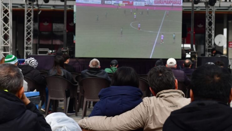 Osmangazi Meydanında Bursaspor Coşkusu