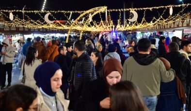 Osmangazi Meydanında Ramazan Coşkusu Devam Ediyor