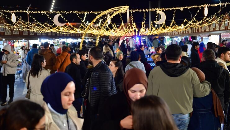 Osmangazi Meydanında Ramazan Coşkusu Devam Ediyor