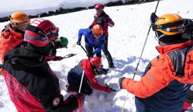 Uludağ’da Gerçeği Aratmayan Çığ Tatbikat Düzenlendi