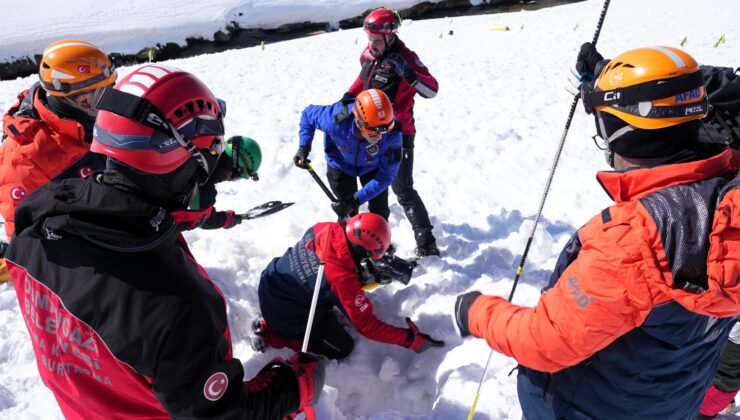 Uludağ’da Gerçeği Aratmaya Çığ Tatbikat Düzenlendi