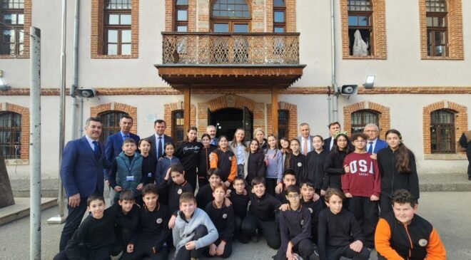 İnşaat ve Emlak Genel Müdürü Aynur Gökalp Durna  Bursa’da Eğitim Yatırımlarını Yerinde İnceledi