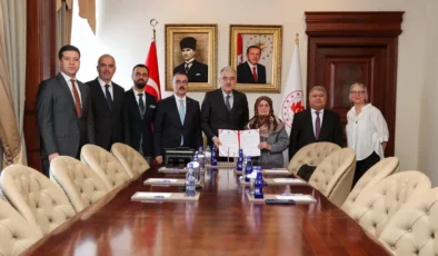 İnegöl’e Yeni Aile Sağlık Merkezi için İmzalar Atıldı