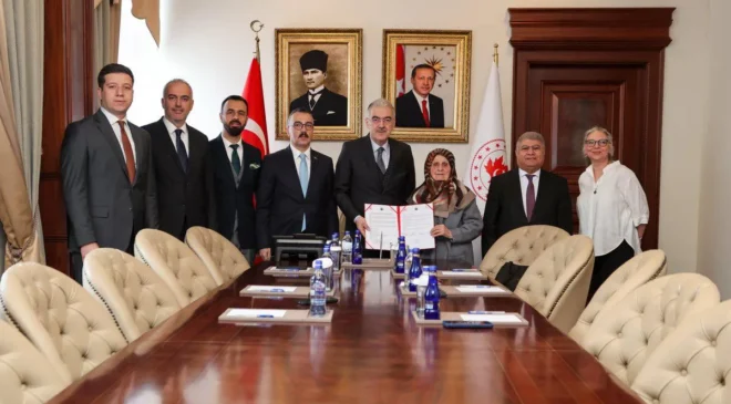 İnegöl’e Yeni Aile Sağlık Merkezi için İmzalar Atıldı