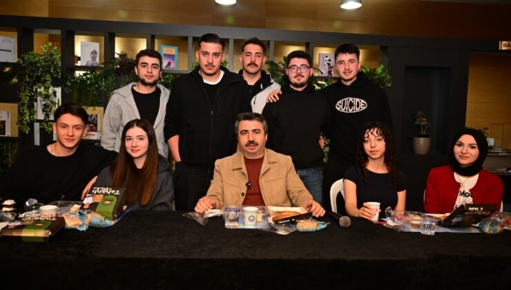 Yıldırım Belediye Başkanı Oktay Yılmaz’dan Öğrencilere Sahur Sürprizi