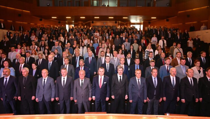 Bursa Eğitim Kongresi “Türkiye Yüzyılı Maarif Modeli” Temasıyla Başladı