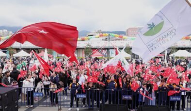 Osmangazi Meydanında 23 Nisan Coşkusu Yaşanıyor