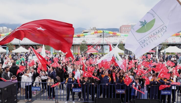 Osmangazi Meydanında 23 Nisan Coşkusu Yaşanıyor