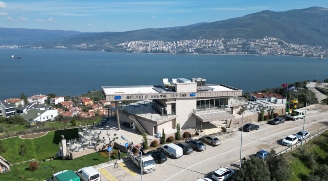 Gemlik Atatepe Sosyal Tesisi Yenilenen Yüzüyle Hizmete Girdi