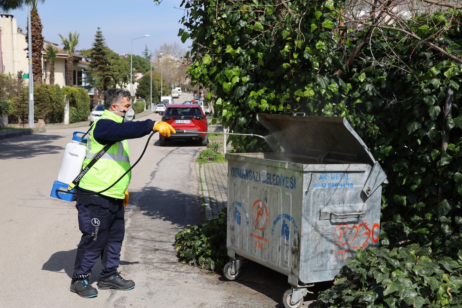 Büyükşehir Belediyesi Sinek ve Haşereyle Etkin Mücadele