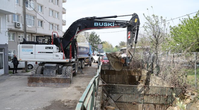 Bursa’nın Derelerinde Temizlik Çalışmaları Devam Ediyor