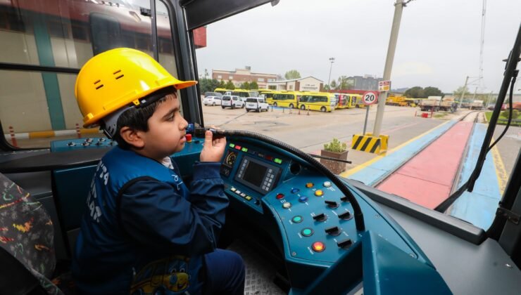 Bursa’lı Ali Asaf’ın Vatmanlık Hayali Gerçekleşti