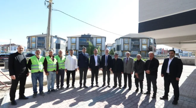 İnegöl’de Yeni Mahallede 11 Sokakta Tretuvar Çalışması Sürüyor