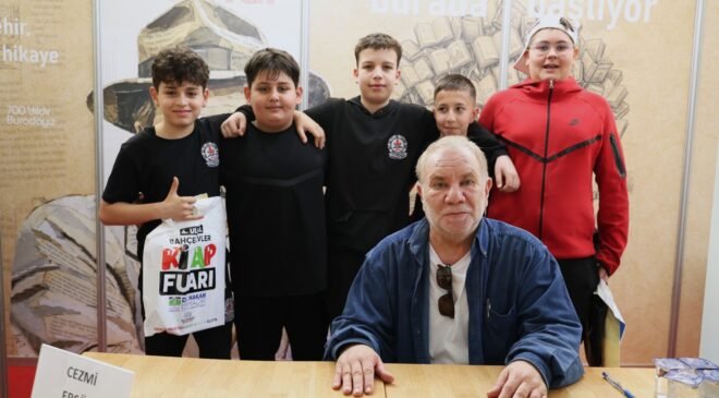 Osmangazi Belediyesi Sevilen Yazarları Okurlarıyla Bir Araya Getiriyor