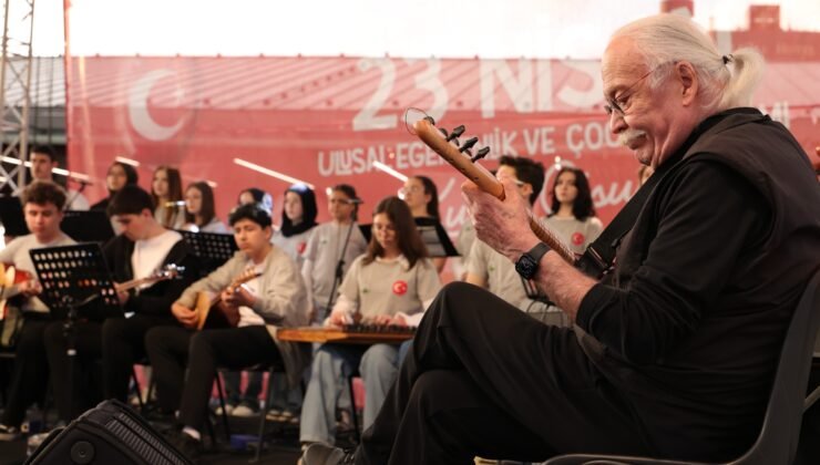 Usta Sanatçı Cahit Berkay Osmangazi Gençlik Orkestrası ve Korası ile Aynı Sahneyi Paylaştı