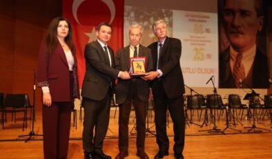 Osmangazi Belediye Başkanı Erkan Aydın’dan Anlamlı Ödül Taktimi