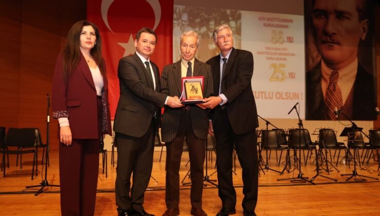 Osmangazi Belediye Başkanı Erkan Aydın’dan Anlamlı Ödül Taktimi