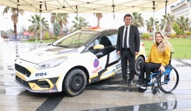 Osmangazi Belediye Başkanı Erkan Aydın’dan Şampiyon Ralliciye Destek