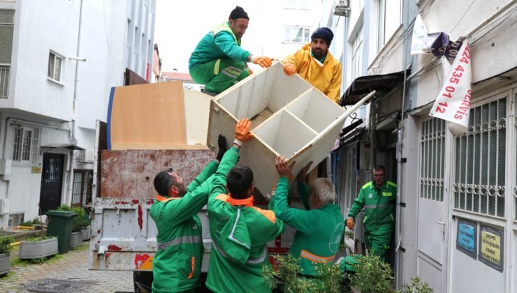 Osmangazi Nalbantoğlu Mahallesi’ndeki Çöp Eve Anında Müdahale