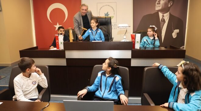 Osmangazi Belediyesi’nden İlköğretim Öğrencilerine Yerel Yönetim Bilinci