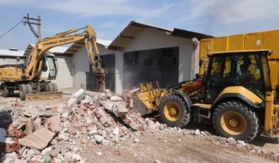 Belediye Başkanı Erkan Aydın Osmangazi’yi Yeni Yollarla Donatıyor