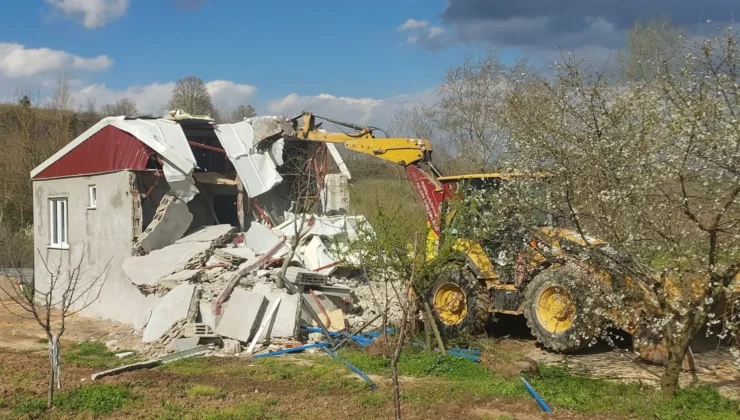 İnegöl’de Kaçak Yapıyla Mücadelesi Sürüyor