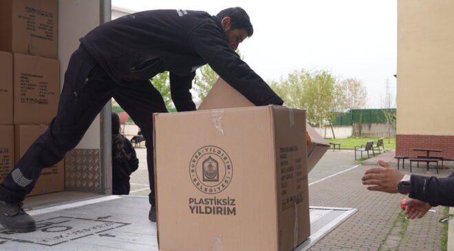 Yıldırım’da Plastiğe Fren 31 Okulda Arıtma 32 Bin Öğrenciye Matara Dağıtıldı