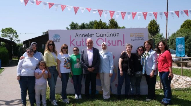 Nilüfer Belediye Başkanı Şadi Özdemir Anneler Gününü Bizim Ev Katılımcılarıyla Kutladı