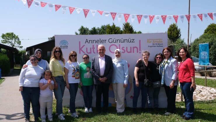 Nilüfer Belediye Başkanı Şadi Özdemir Anneler Gününü Bizim Ev Katılımcılarıyla Kutladı