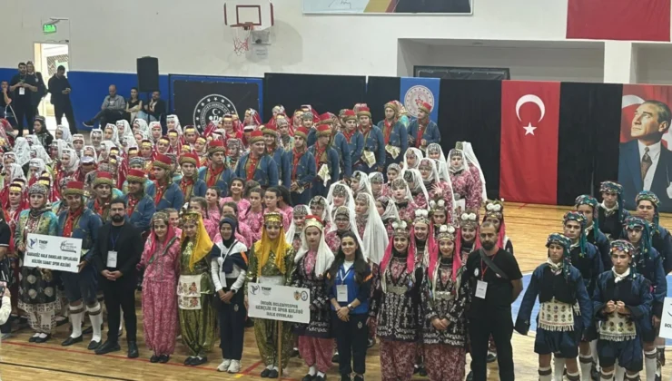 İnegöl Belediyesi Halk Dansları Topluluğu Bölge Finallerinde 3’te 3 Yaptı