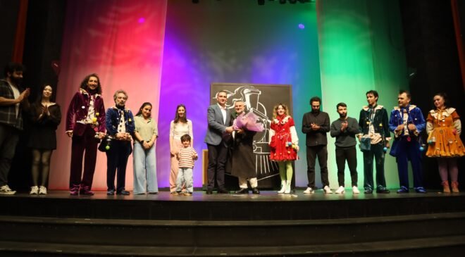 Şehir Tiyatrosunda “Birimiz Hepimiz” Oyununda Prömiyer Heyecanı