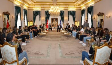 Şampiyon Hentbolculardan Büyükşehir Belediye Başkan Vekili Şahin Biba’ya Ziyaret
