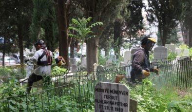 Bursa’da Mezarlıklar Kurban Bayramına Hazır