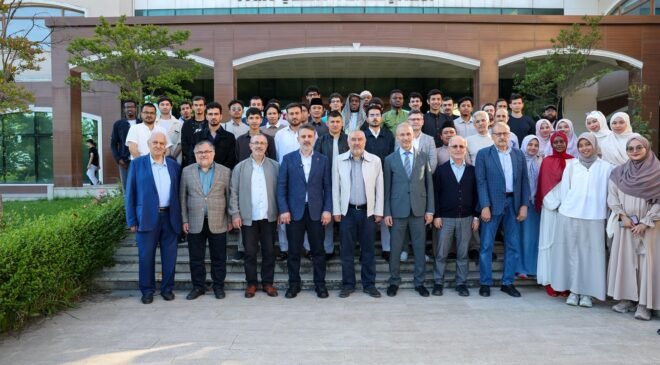 Büyükşehir Belediye Başkan Vekili Şahin Biba Bayram Sabahı Öğrencilerle Buluştu