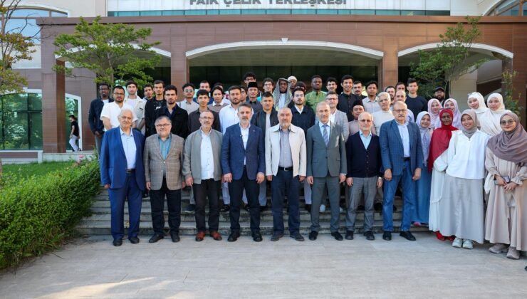 Büyükşehir Belediye Başkan Vekili Şahin Biba Bayram Sabahı Öğrencilerle Buluştu