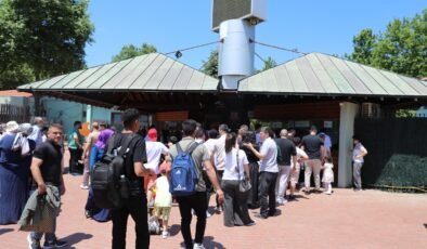 Bursa Hayvanat Bahçesi Kurban Bayramında Ziyaretçi Akınına  Uğradı