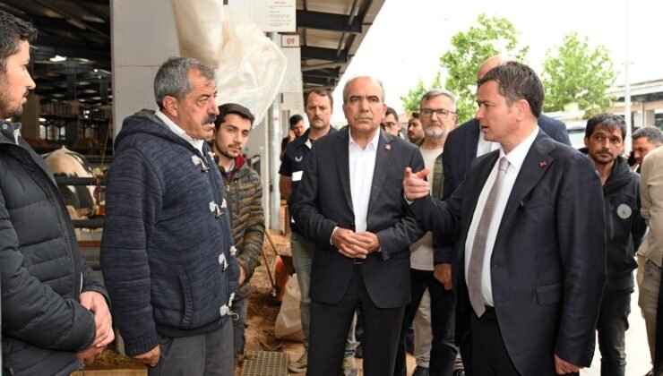 Osmangazi Belediye Başkanı Erkan Aydın Kurban Pazarında Yetiştiriciler ve Vatandaşlarla Buluştu