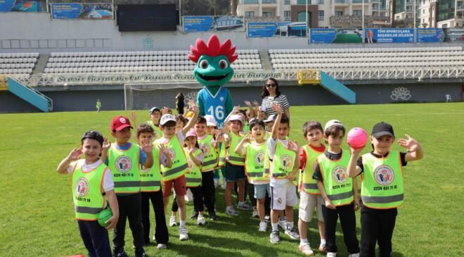 Nilüfer Spor Şenliklerinde Sıra Minik Öğrencilerin