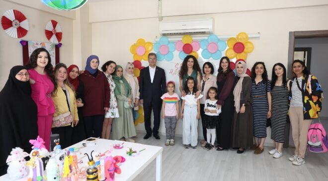 Osmangazi’de OSMEK Kursiyerlerinin Eserleri Hüdavendigar Evinde Sergilendi