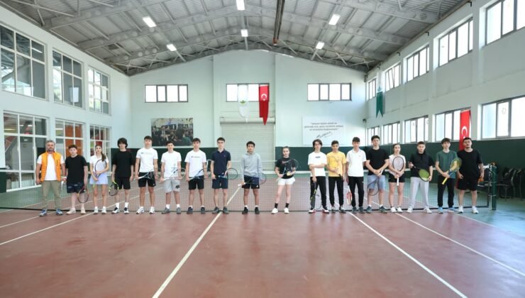 Osmangazi Belediyesi 19 Mayıs Atatürk’ü Anma Gençlik ve Spor Bayramı Coşkusunu Tenis Kortlarına Taşıdı