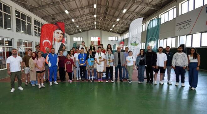 Osmangazi Belediyesi Düzenlediği 19 Mayıs Özel Tenis Turnuvası Sona Erdi