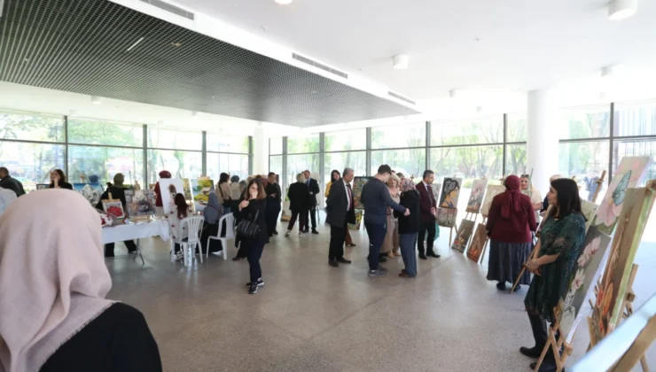 İnegöl’de İNESMEK Yağlı Boya Kursu Kursiyerlerinin Eserleri Görücüye Çıktı