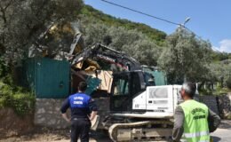 İznik’te Kaçak Yapı Yıkımları Devam Ediyor
