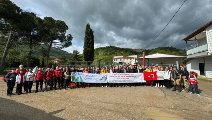 İnegöl’de Doğa Severler 19 Mayıs Atatürk’ü Anma Gençlik ve Spor Bayramı İçin Yürüdü