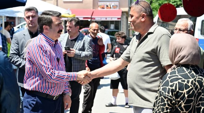 Yıldırım Belediye Başkanı Oktay Yılmaz Esnaf ve Vatandaşlarla Bayramlaştı