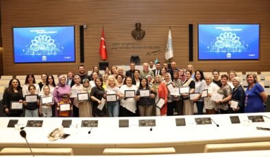 Nilüfer’de Kadınlar Sertifikalarını Aldılar