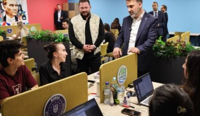 Büyükşehir Belediye Başkan Vekili Şahin Biba Öğrencilerle Buluştu