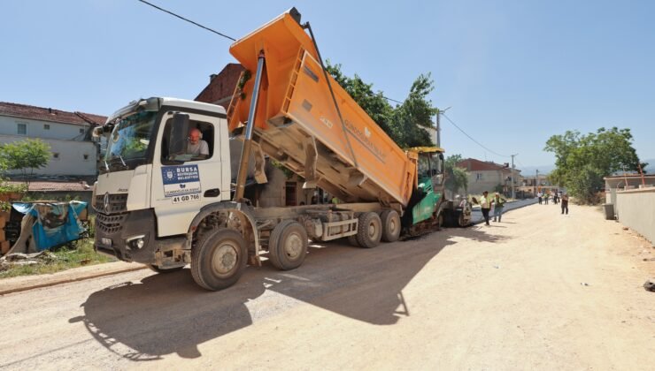 Büyükşehir İnegöl’de Yolları Yeniliyor